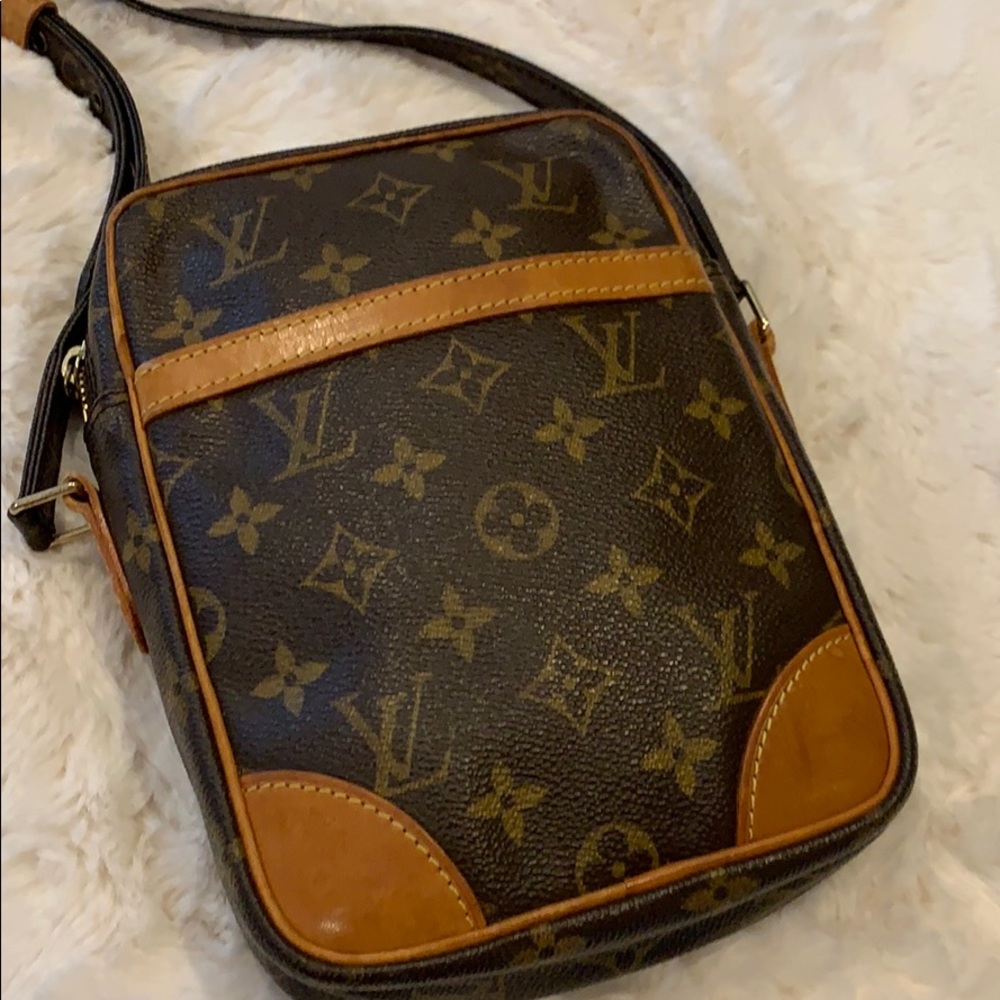 Authentic Louis Vuitton crossbody bag